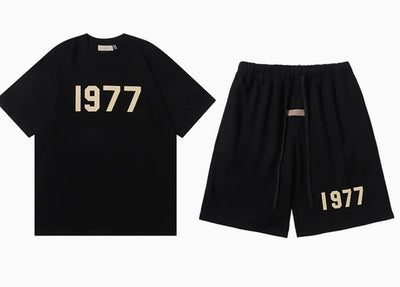 ESSENTIALS 1977 Summer Set